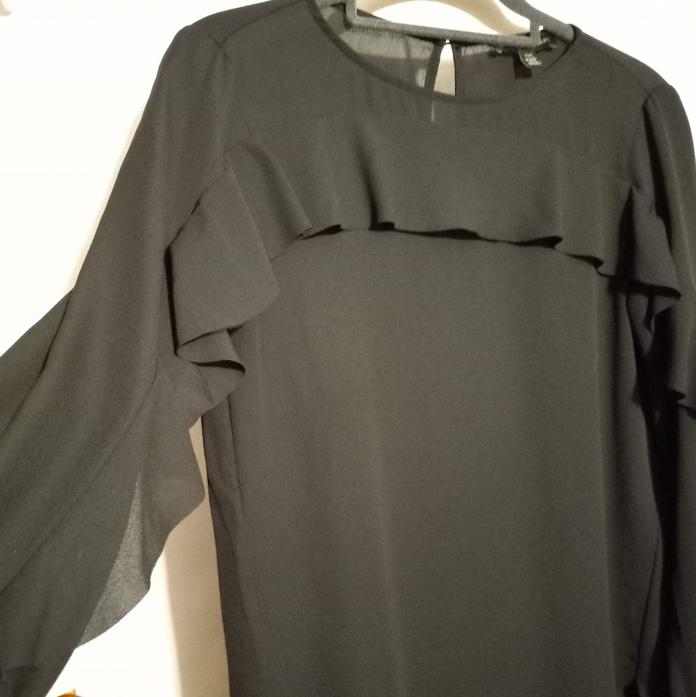 Long sleeve Ruffle Front Top - Picture 5 of 11